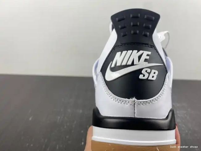 Reps LUCY 4 Retro DR5415-100 Jordan SB 0518